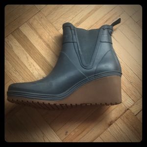 Tretorn platform rainboots.